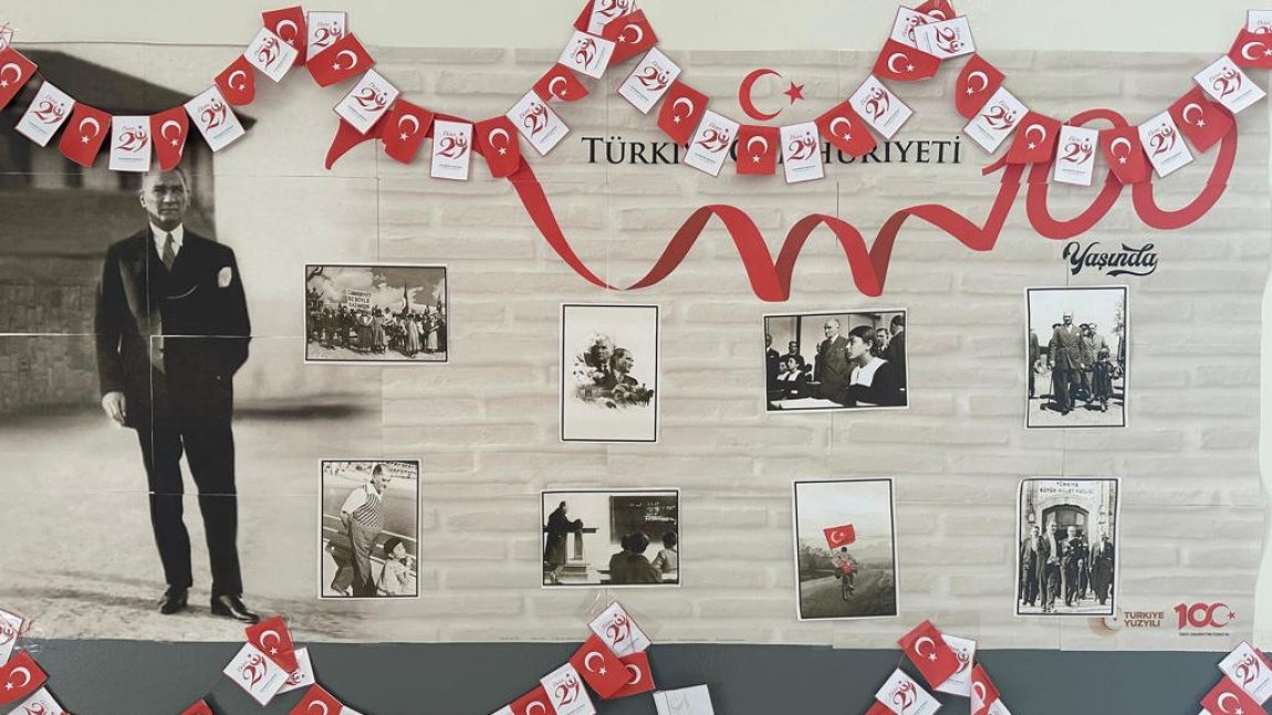 Dörtyol Ortaokulu, Büyük Lider Mustafa Kemal Atatürk'ü Anarak Cumhuriyetin 100. Yılını Kutladı!